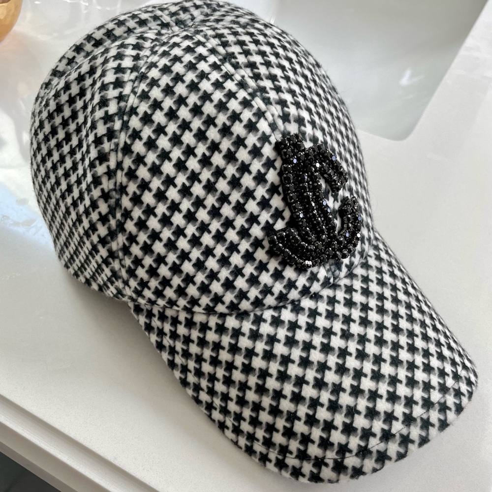 💖 Jimmy Choo adjustable herringbone cap with logo beaded appliqué NWOT